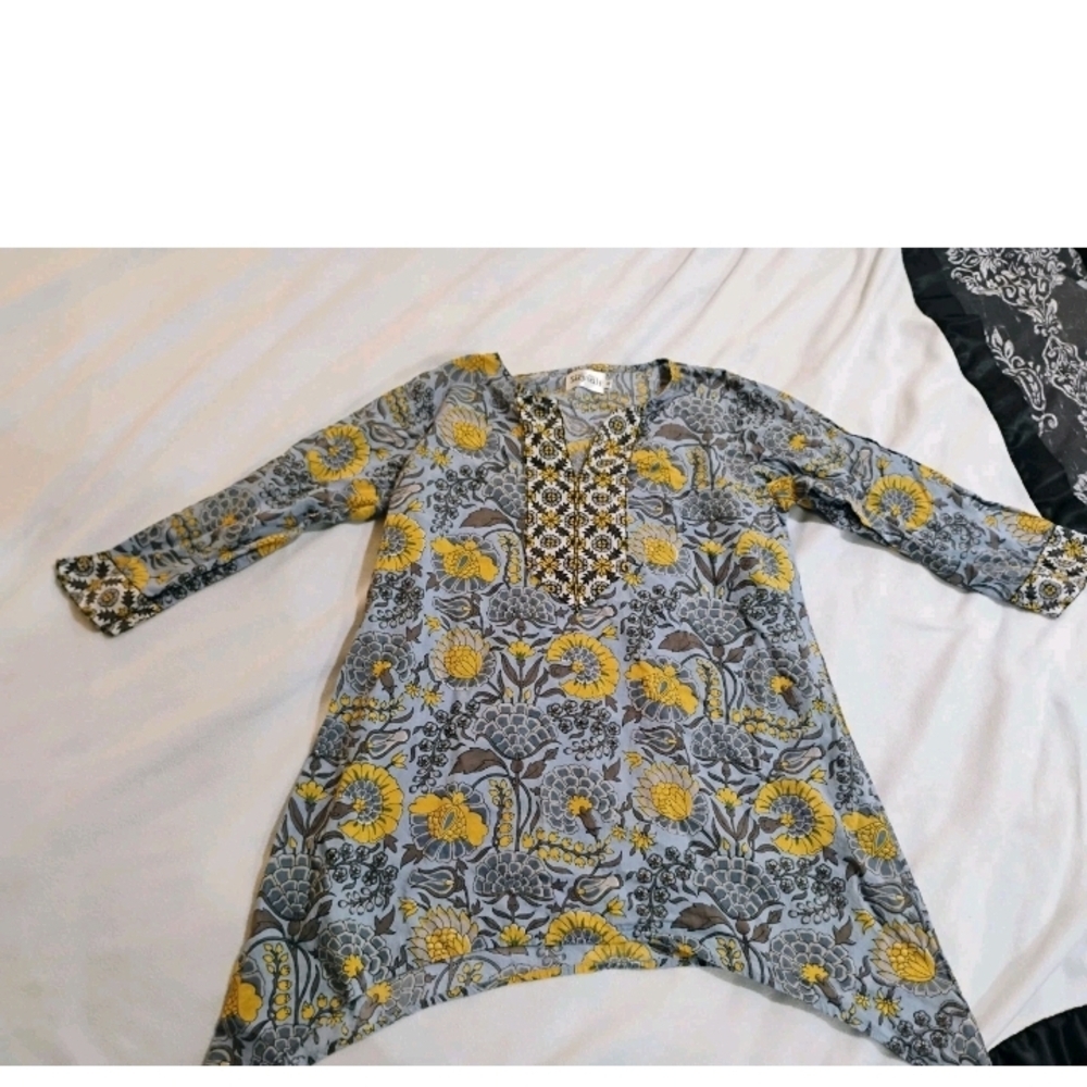 Chic Floral Women's Blouse in Yellow and Gray